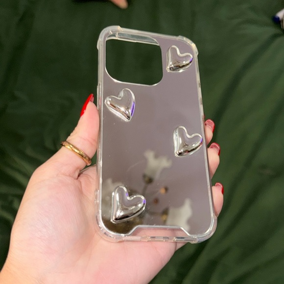 iPhone 15 case - Picture 1 of 2